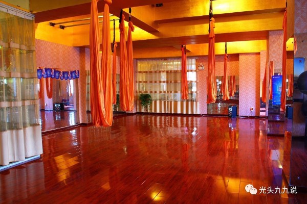 成都桑拿泳池设备，超值养生套餐推荐(成都泳池酒店)